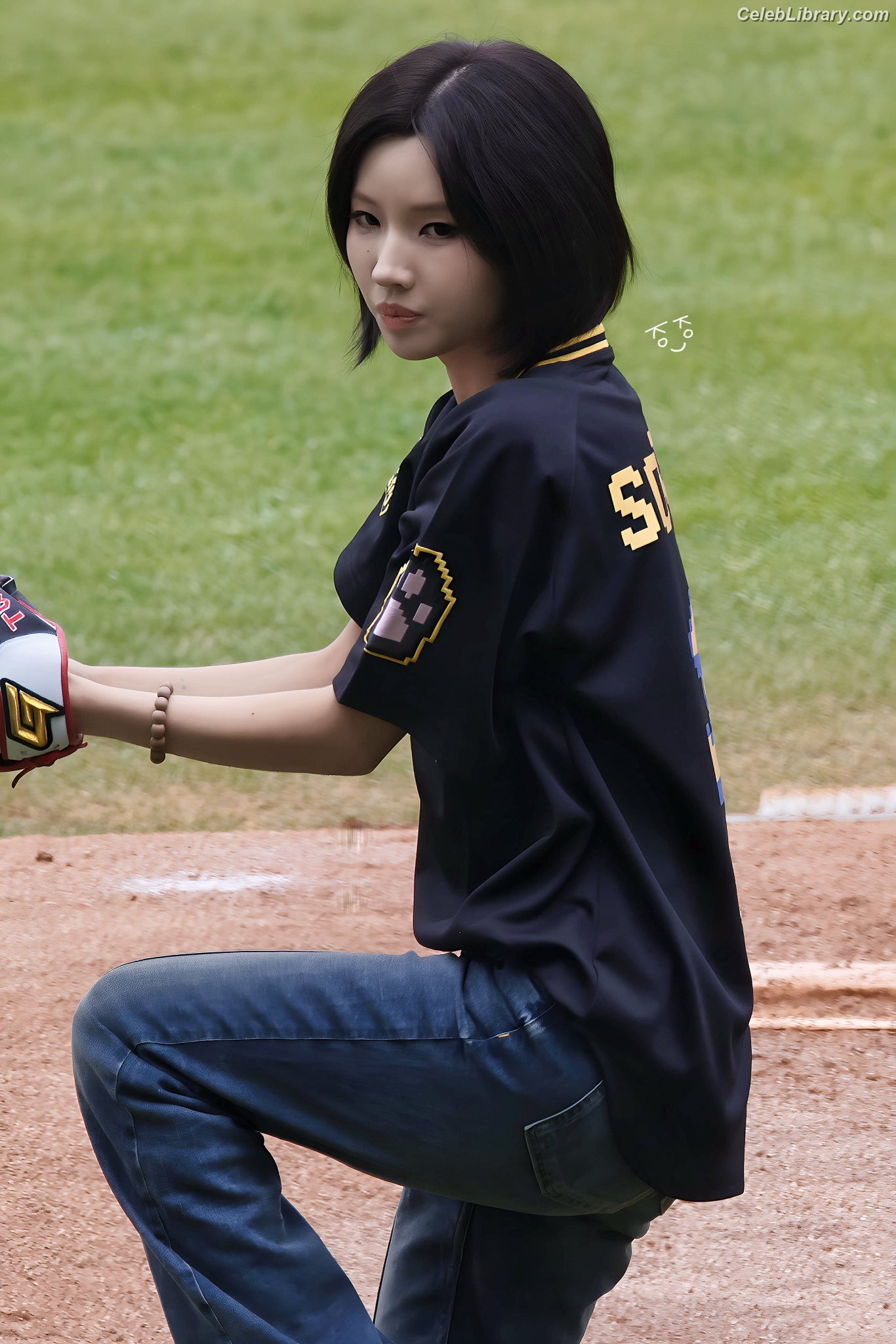 Soyeon  (G)I-IDLE photo 14 of 822