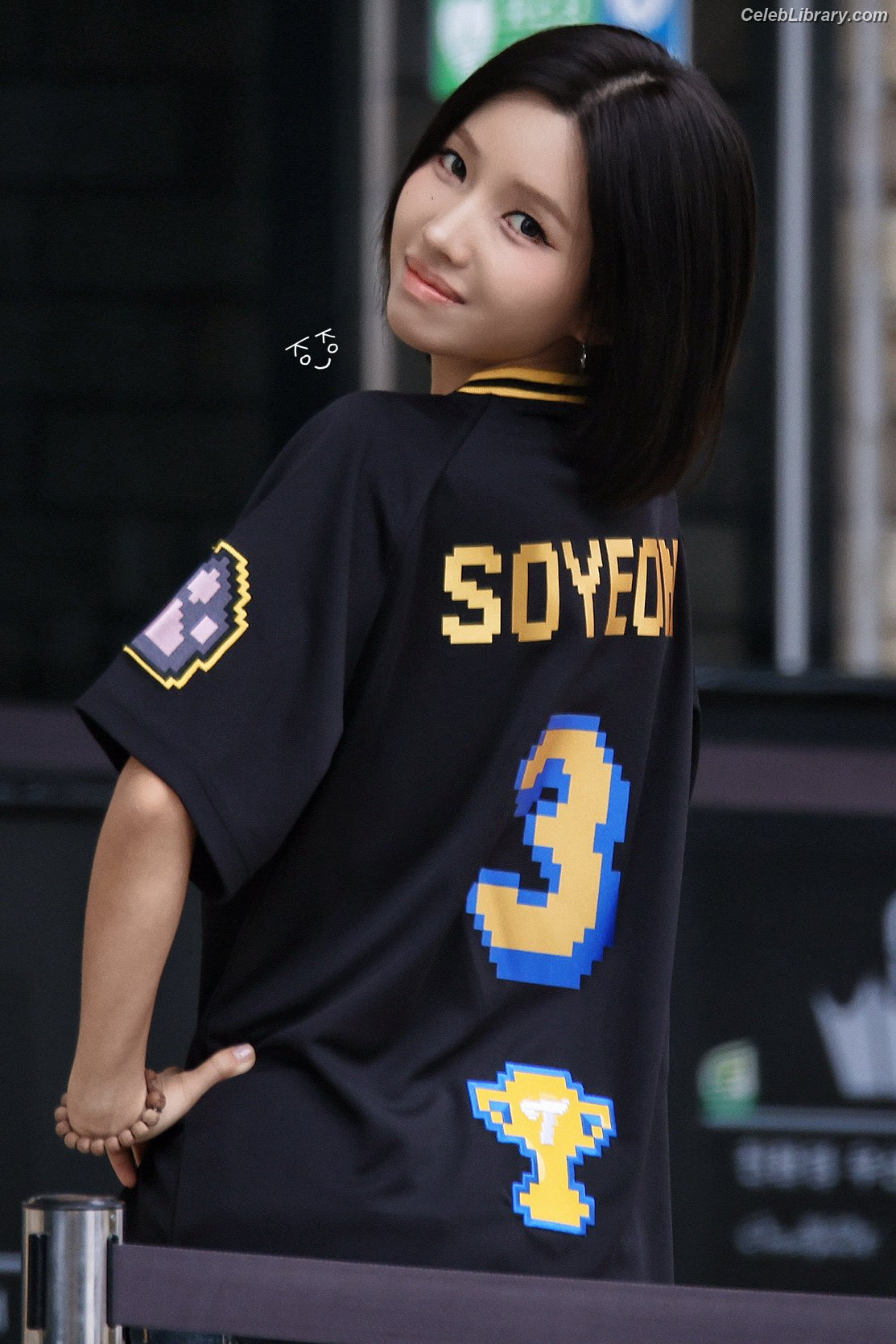 Soyeon  (G)I-IDLE photo 10 of 822