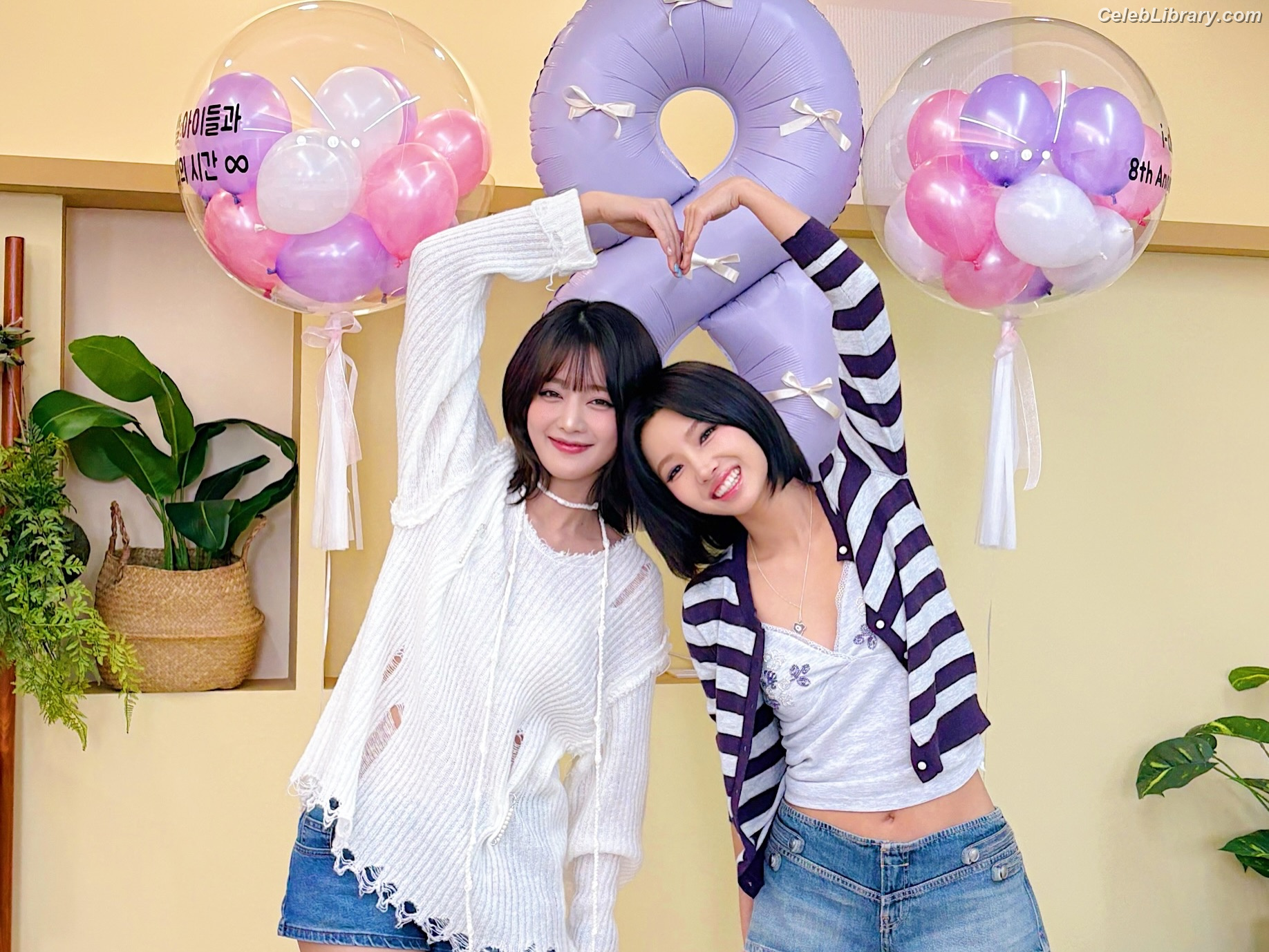 Soyeon  (G)I-IDLE photo 12 of 822