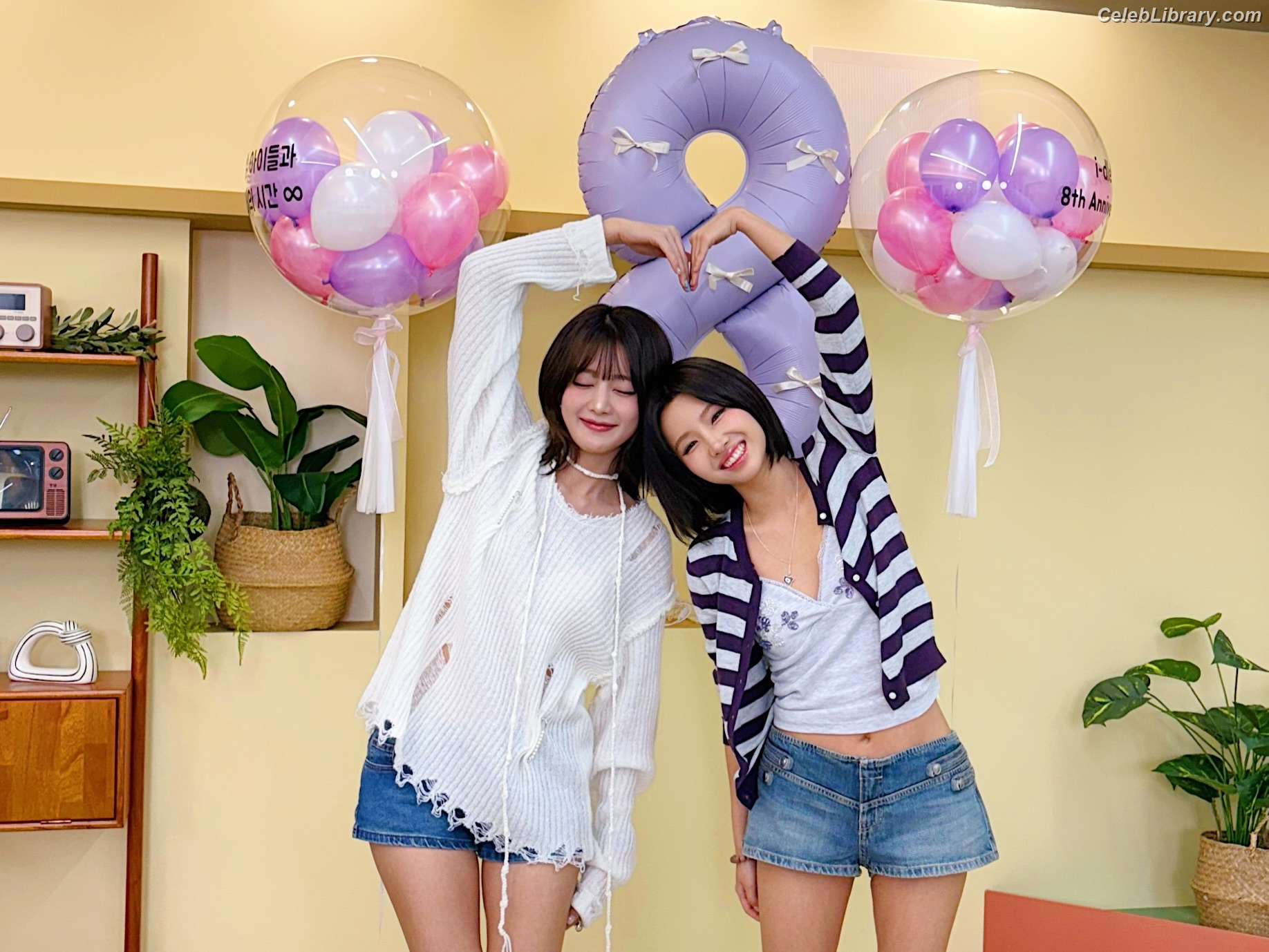 Soyeon  (G)I-IDLE photo 17 of 822