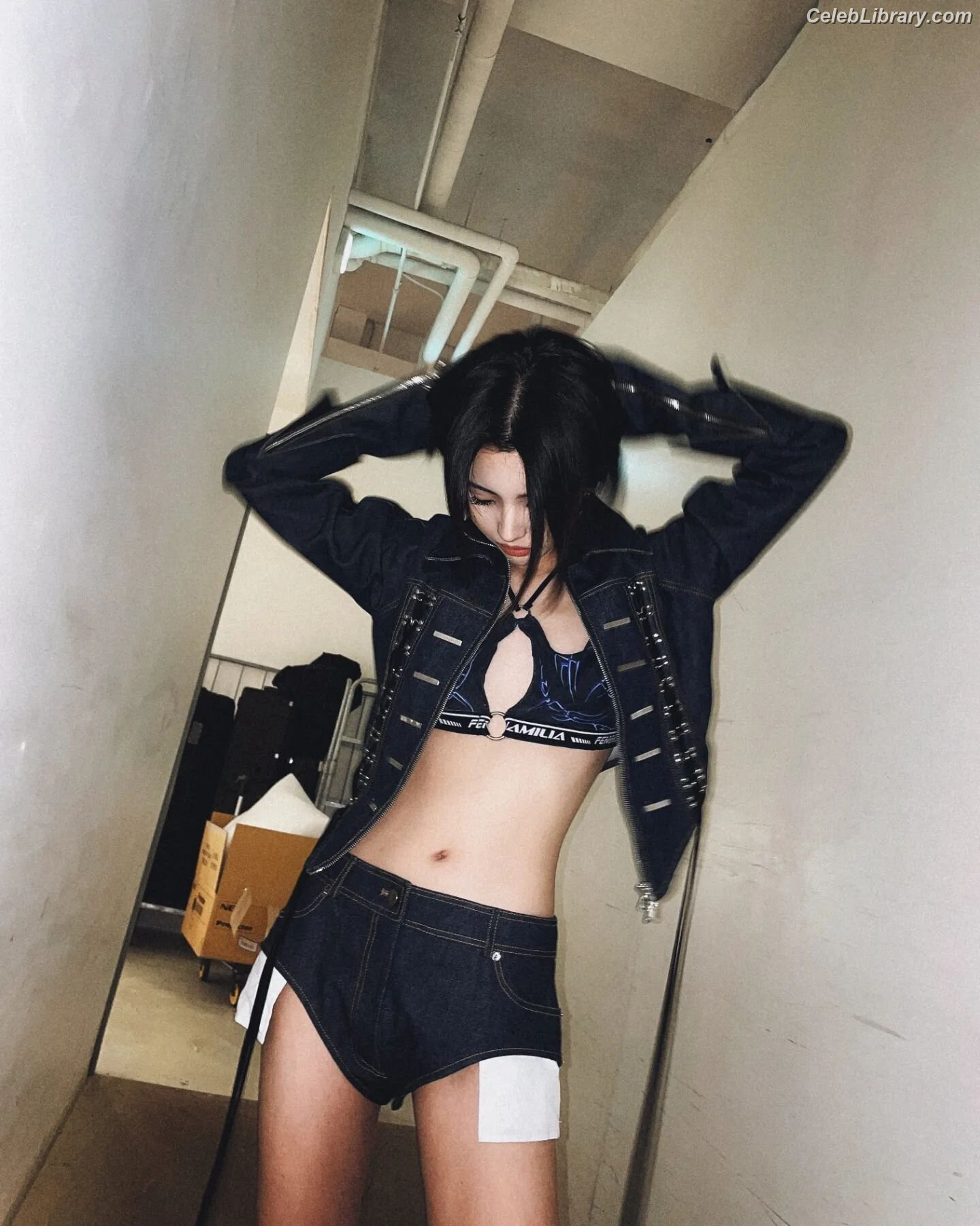 Soyeon  (G)I-IDLE photo 1 of 822