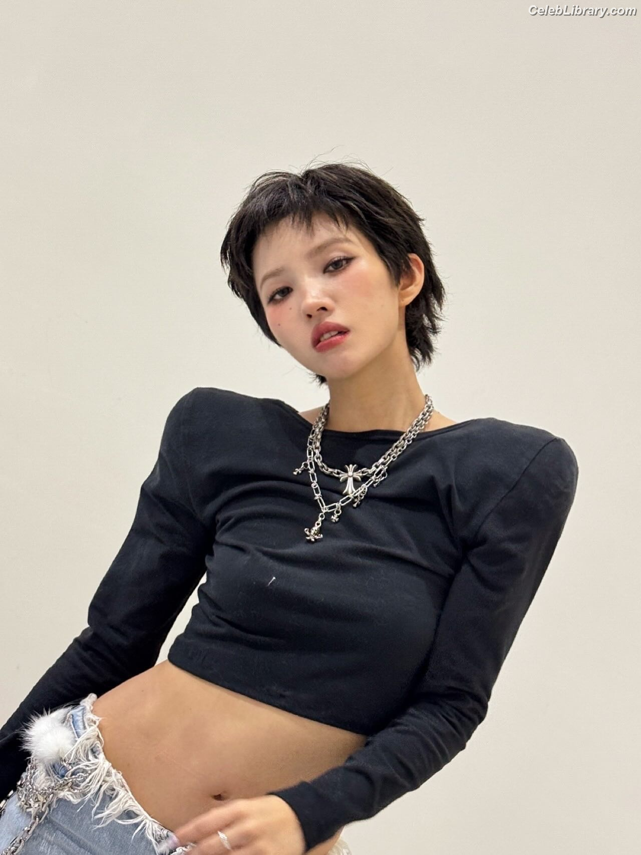 Soyeon  (G)I-IDLE photo 18 of 822