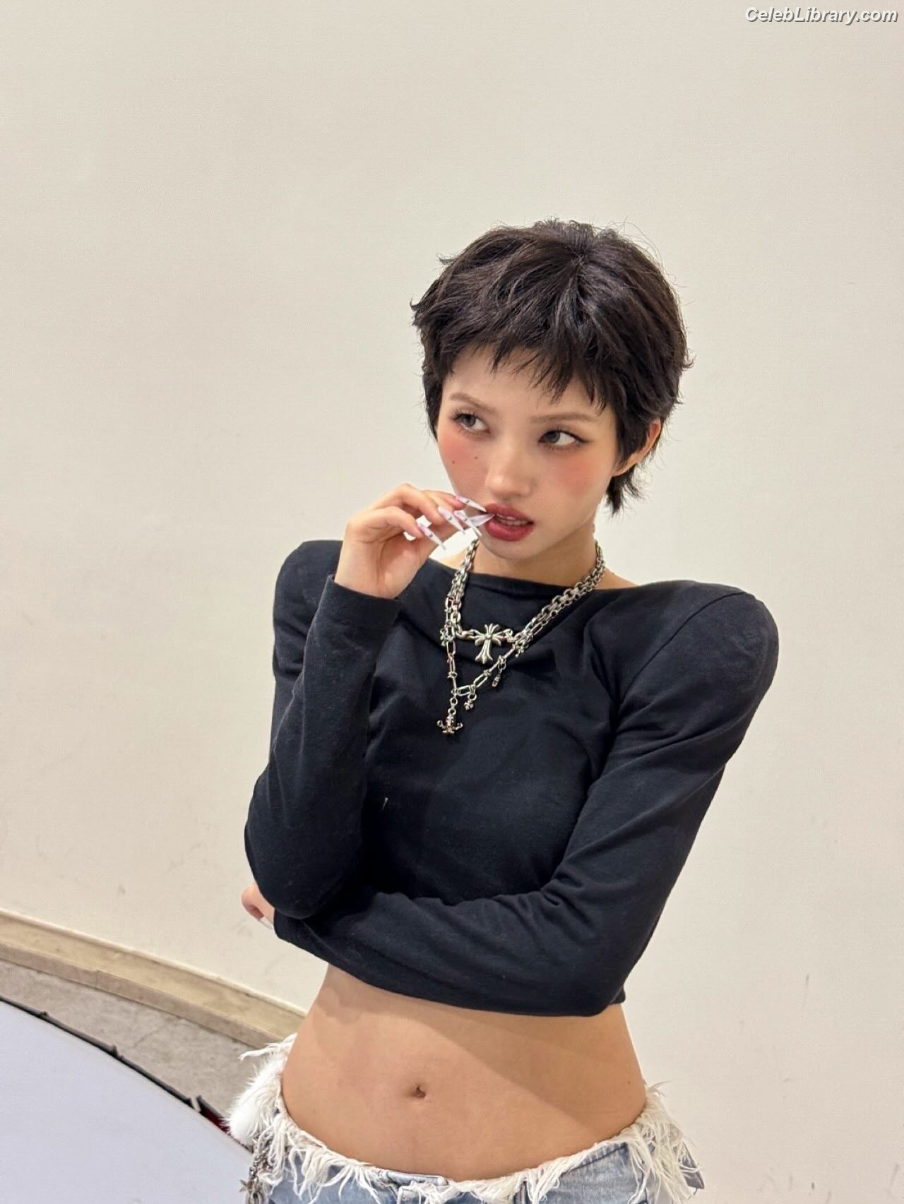 Soyeon  (G)I-IDLE photo 19 of 822