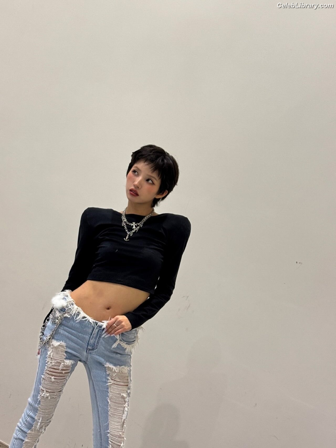 Soyeon  (G)I-IDLE photo 23 of 822