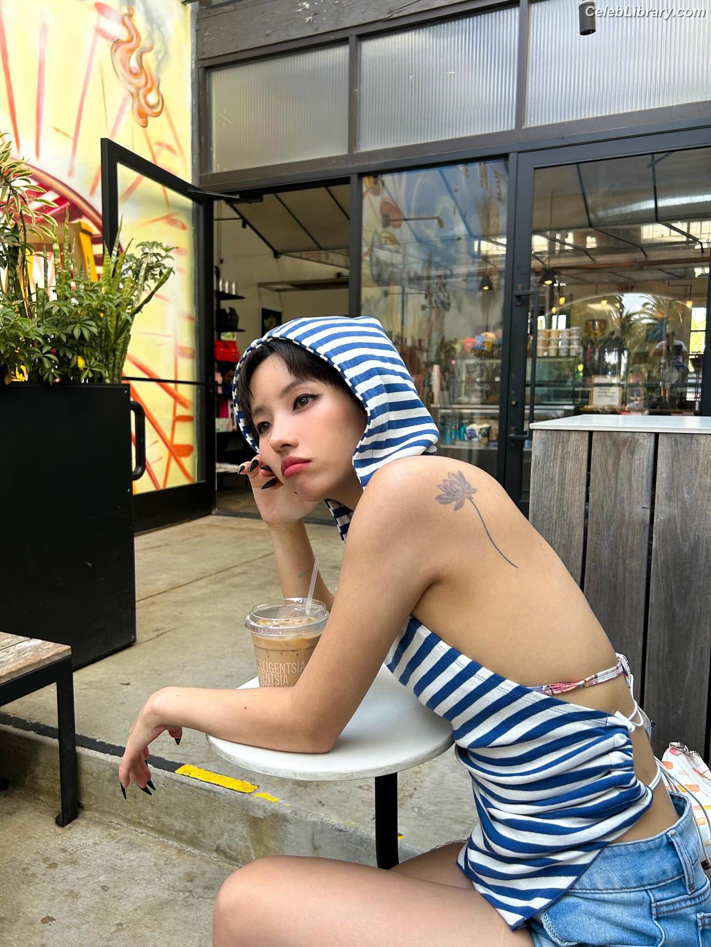 Soyeon  (G)I-IDLE photo 3 of 822