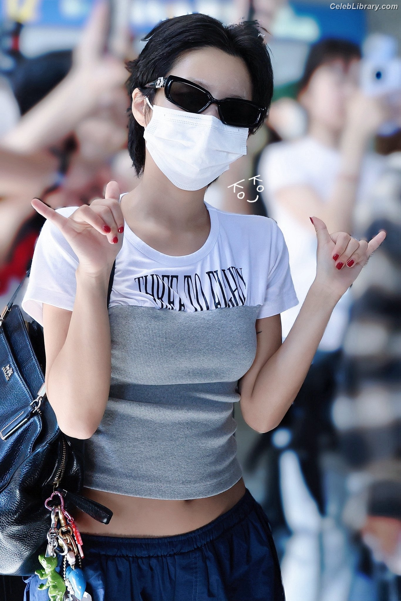 Soyeon  (G)I-IDLE photo 16 of 822