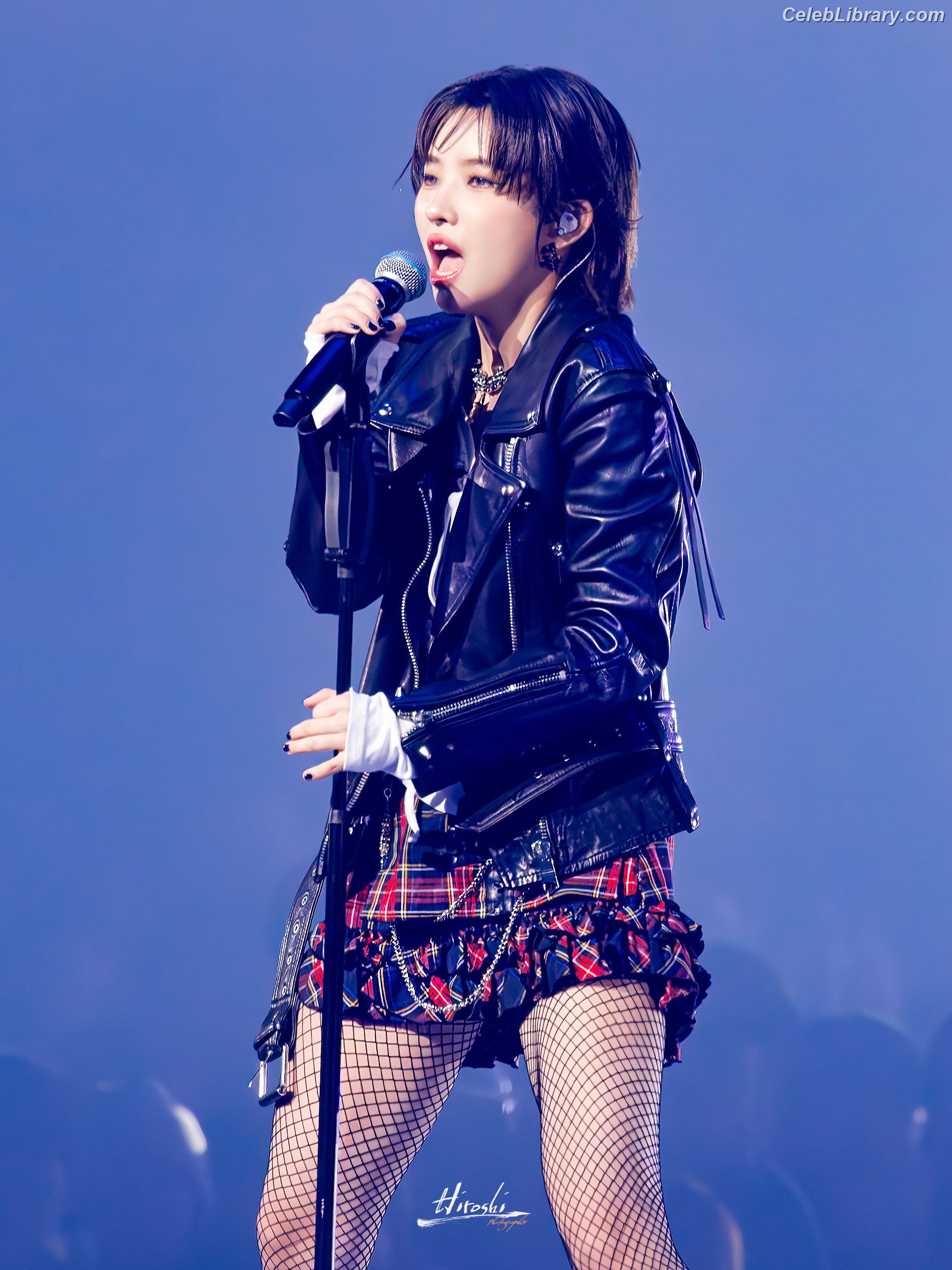 Soyeon  (G)I-IDLE photo 18 of 822