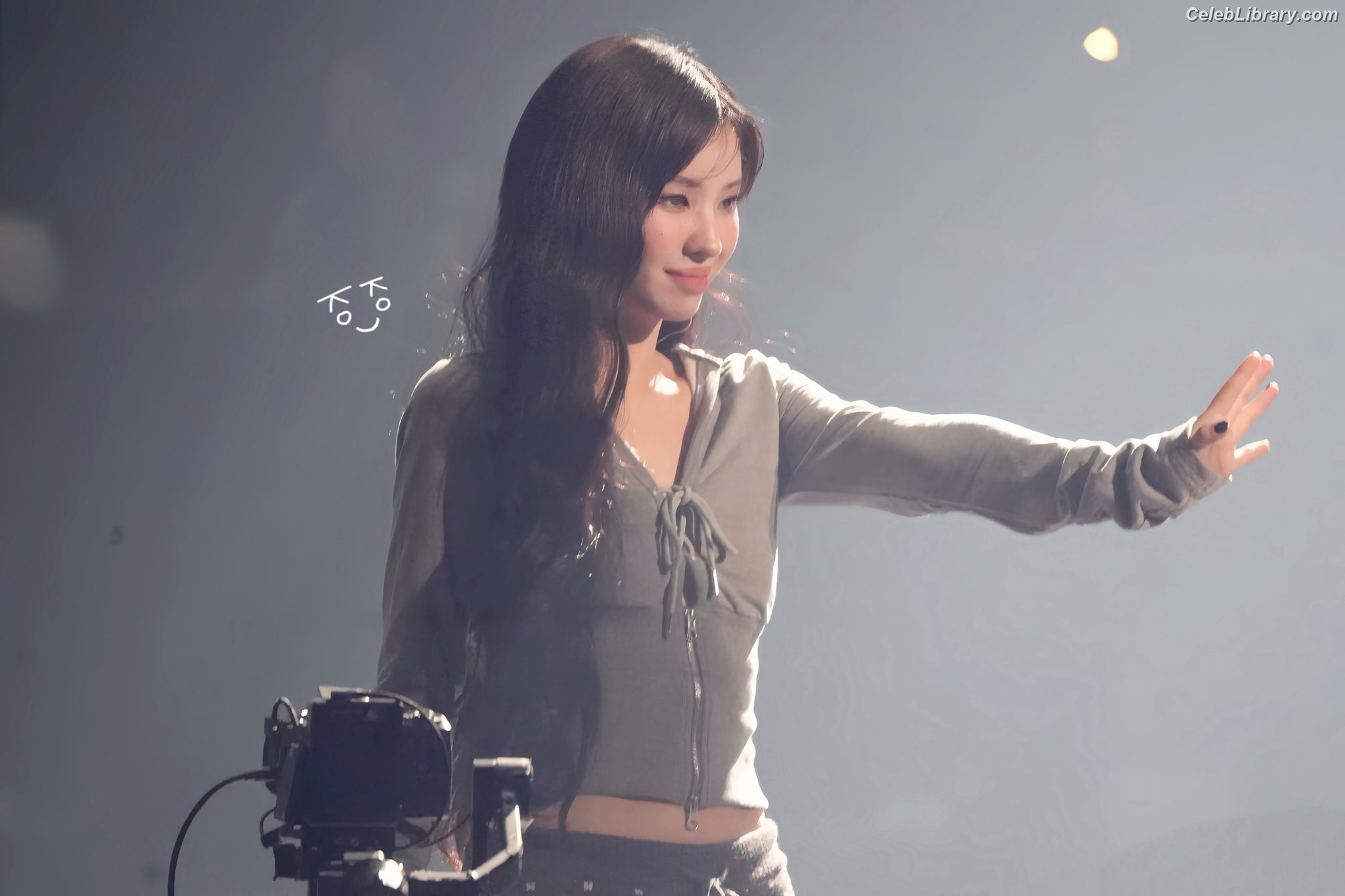 Soyeon  (G)I-IDLE photo 3 of 822