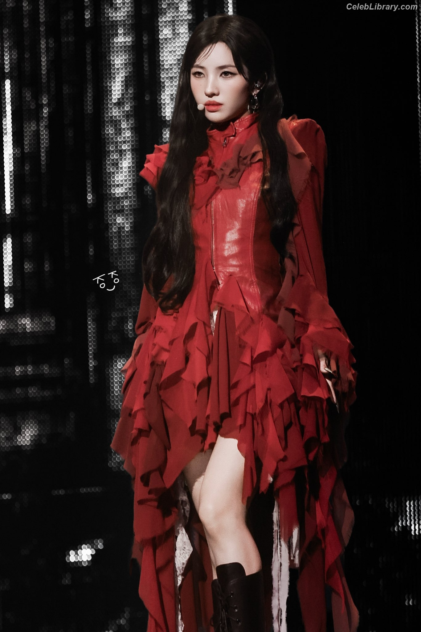 Soyeon  (G)I-IDLE photo 5 of 822