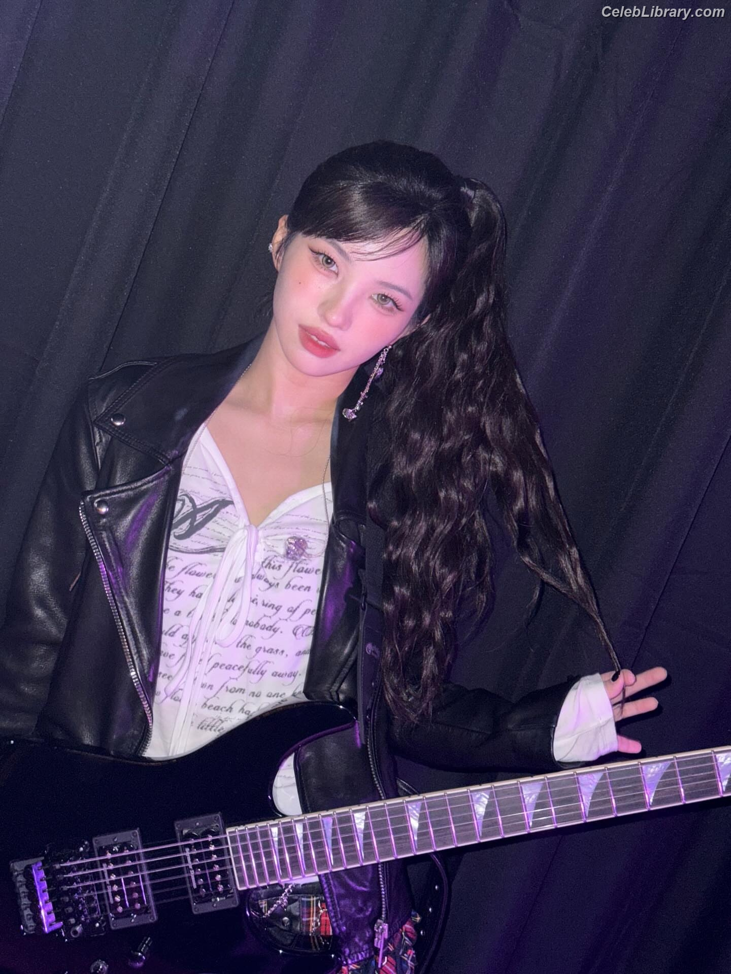 Soyeon  (G)I-IDLE photo 19 of 822