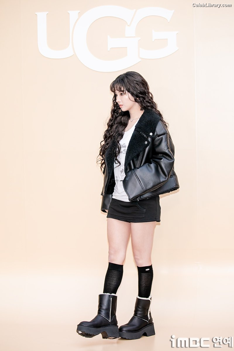 Soyeon  (G)I-IDLE photo 10 of 822