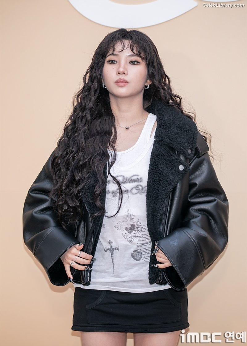 Soyeon  (G)I-IDLE photo 13 of 822