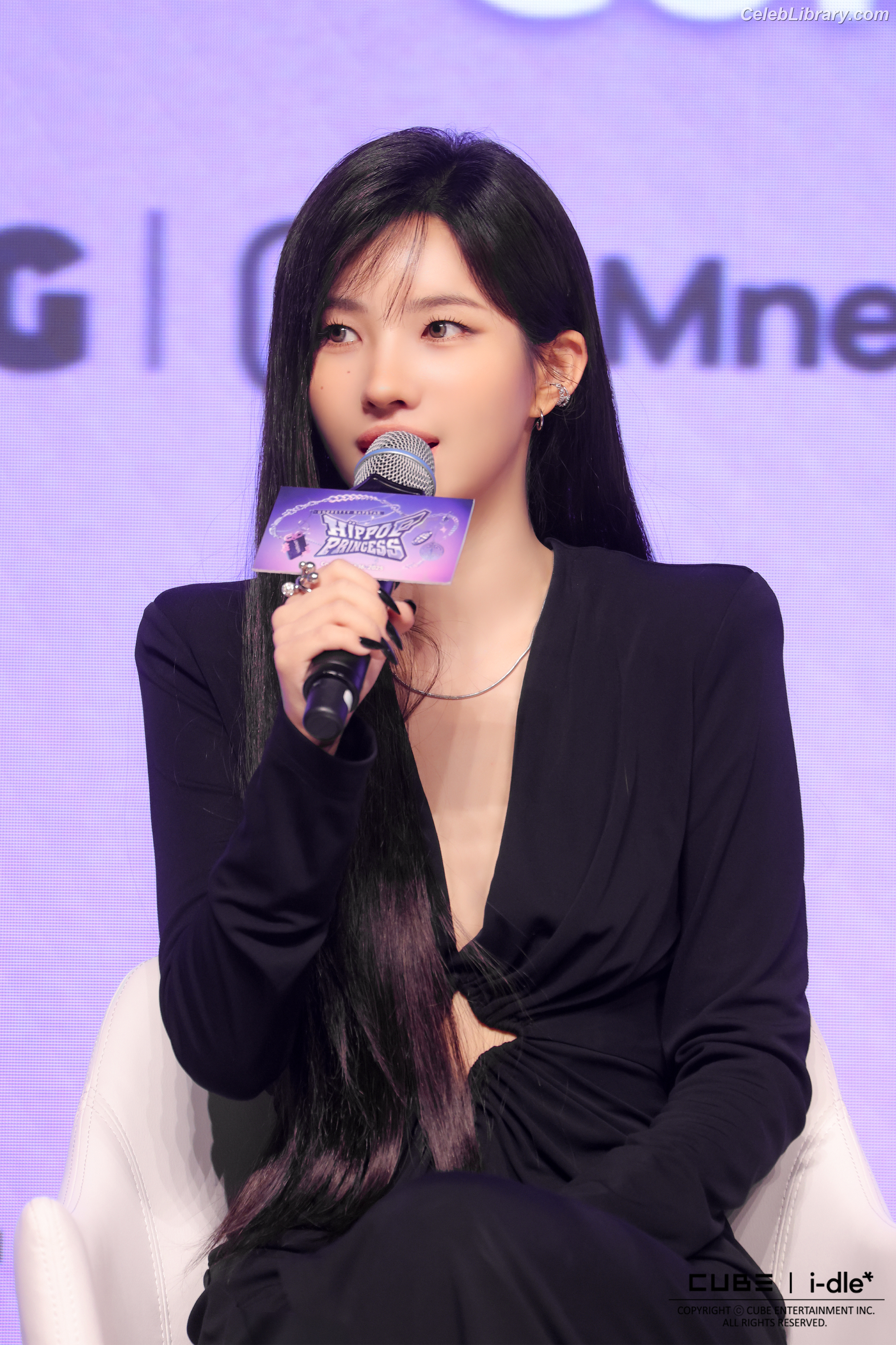 Soyeon  (G)I-IDLE photo 22 of 822