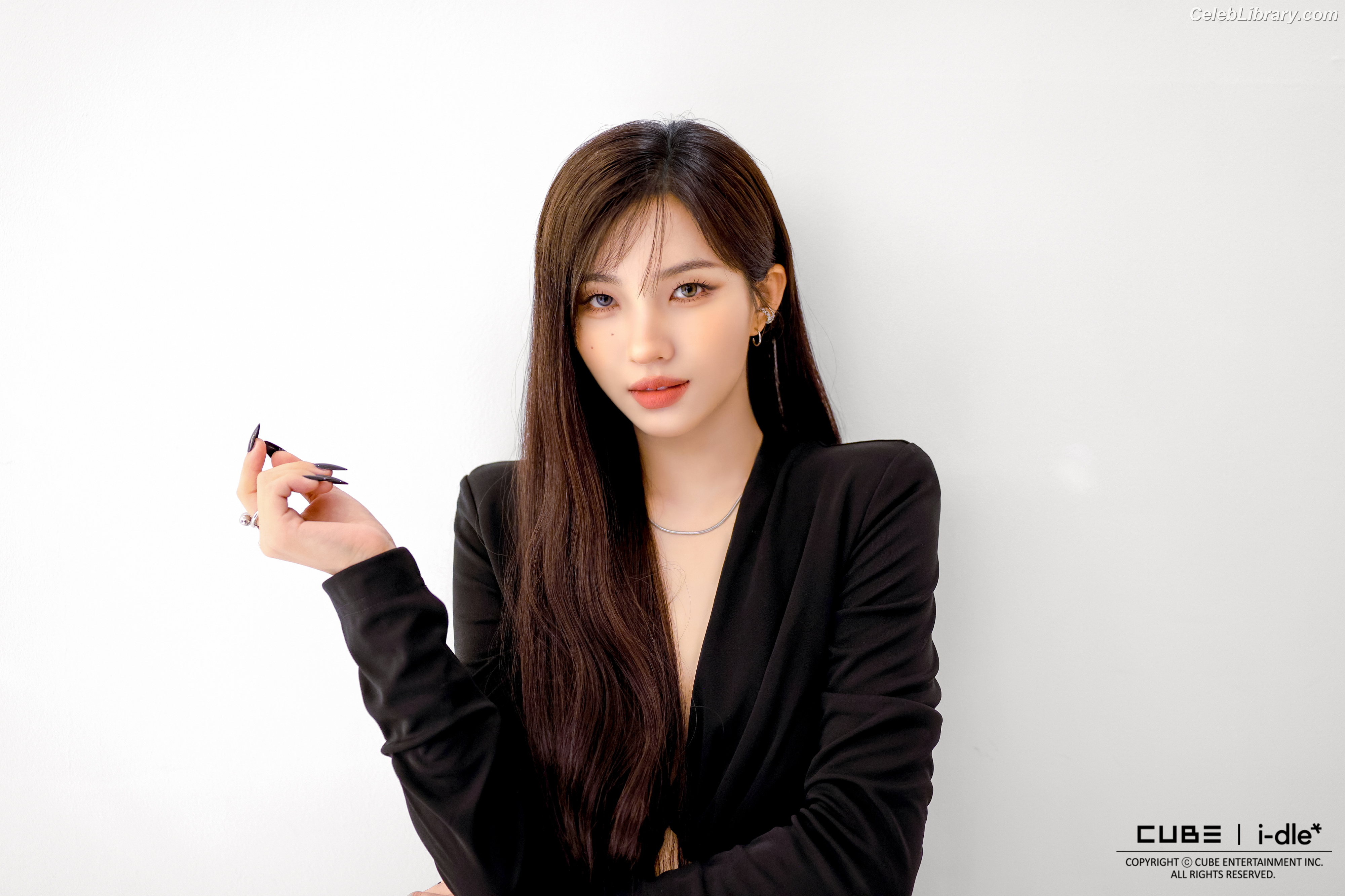 Soyeon  (G)I-IDLE photo 7 of 822