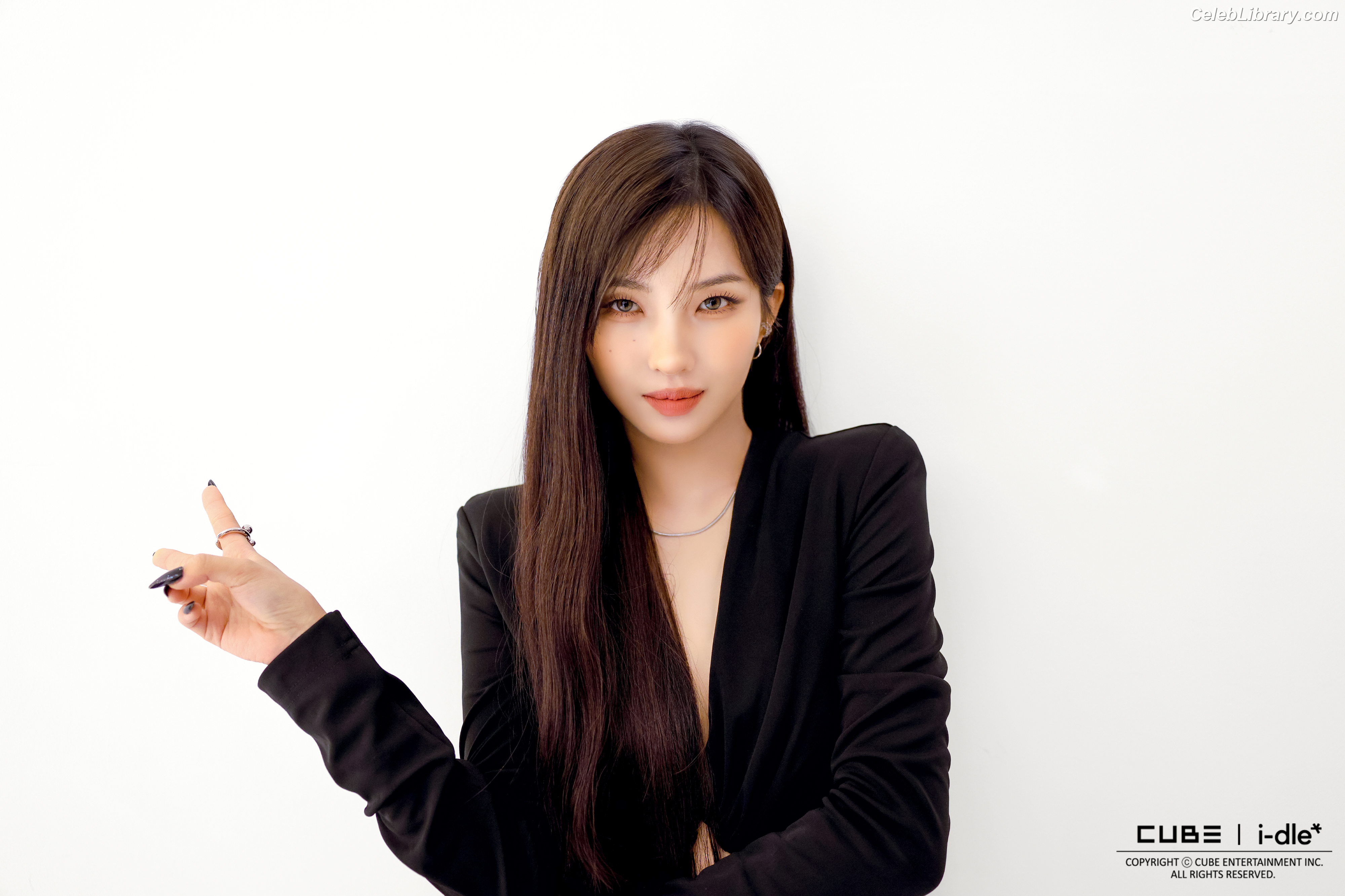 Soyeon  (G)I-IDLE photo 8 of 822
