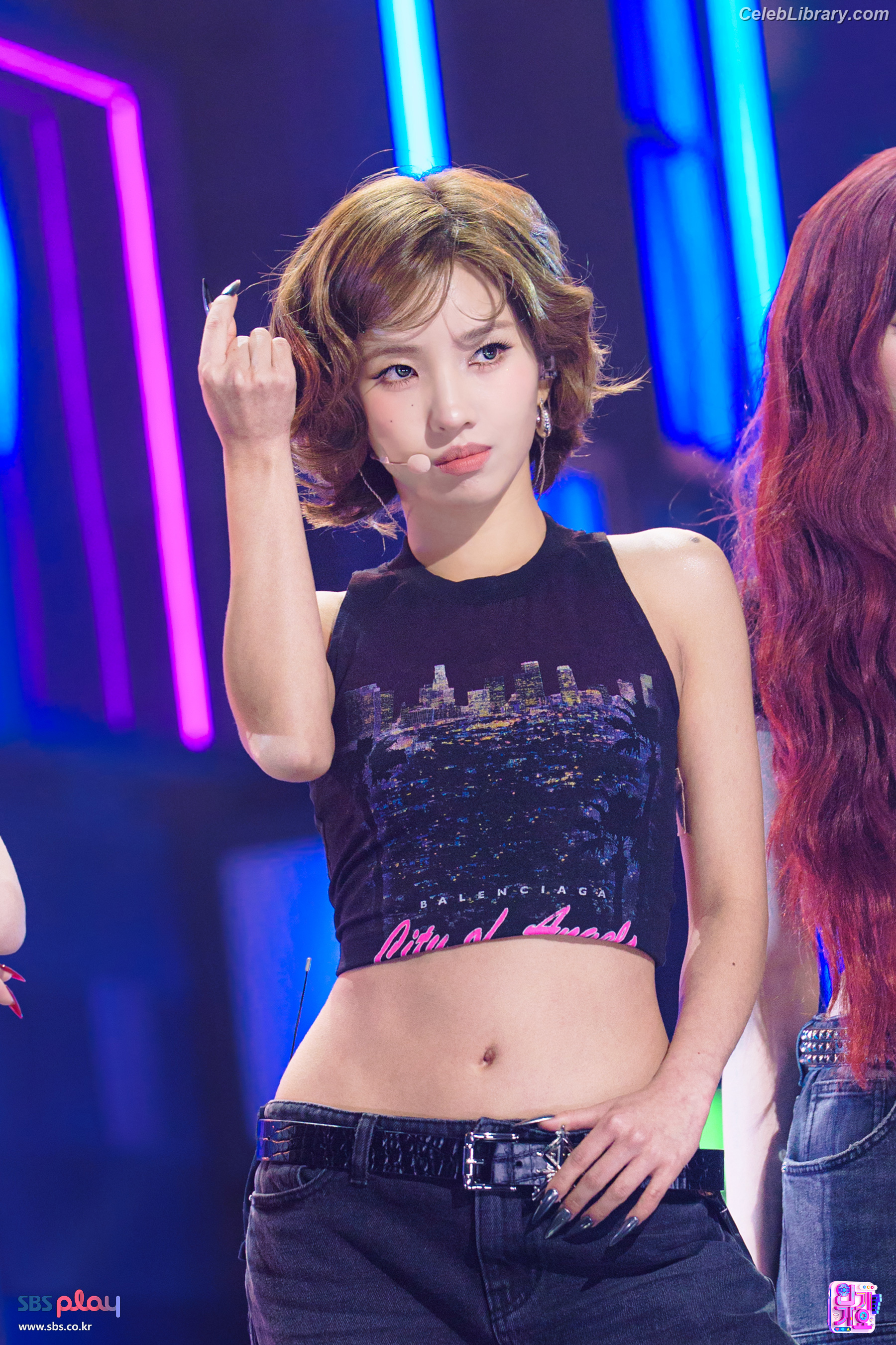 Soyeon  (G)I-IDLE photo 17 of 822