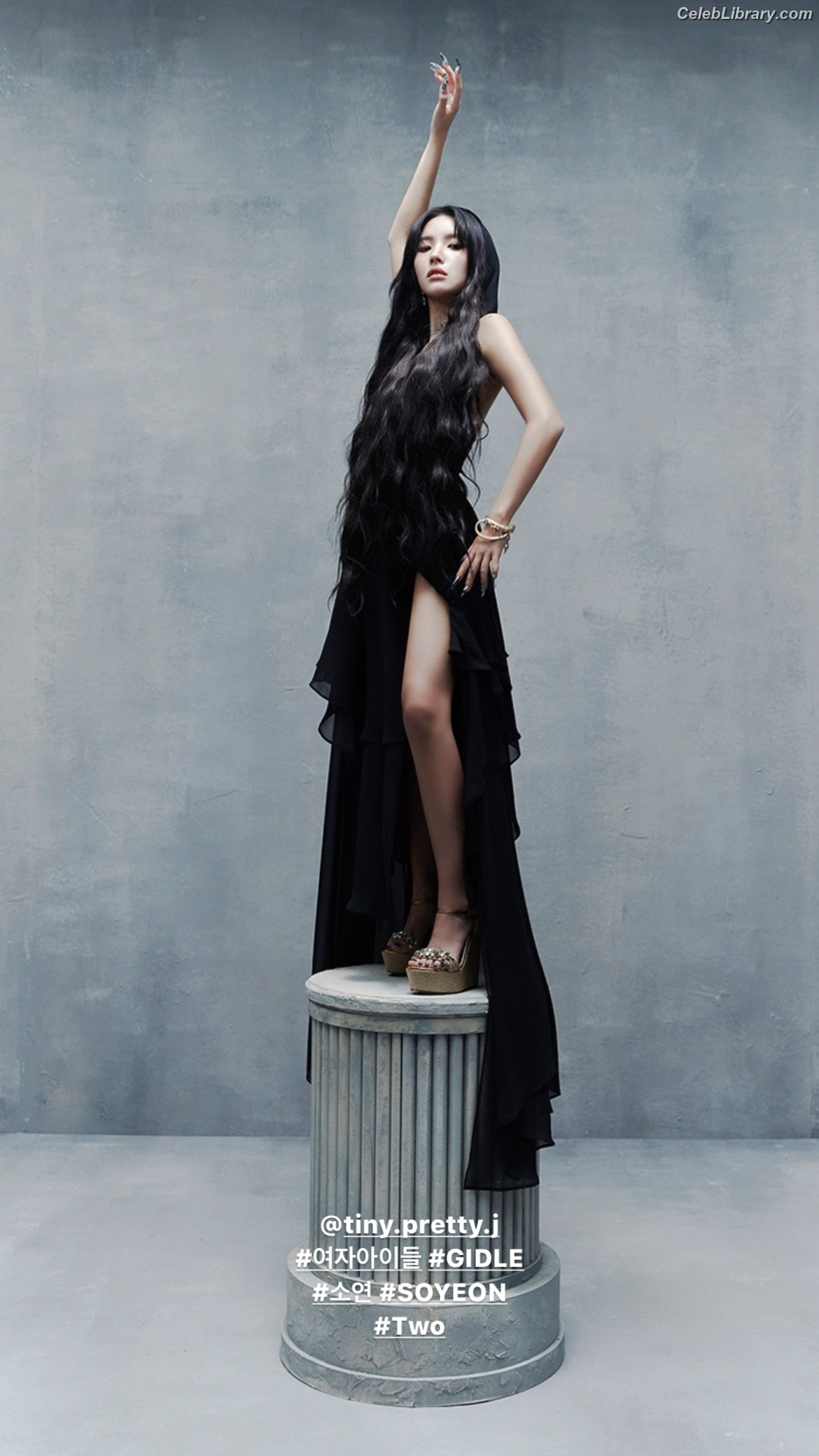 Soyeon  (G)I-IDLE photo 6 of 822