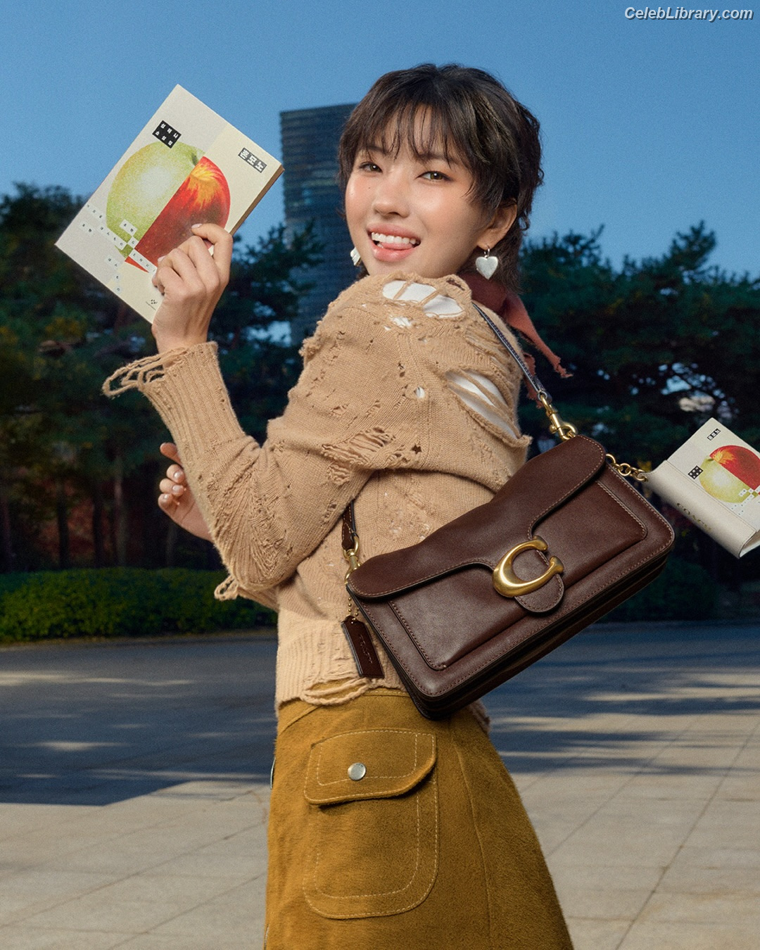 Soyeon  (G)I-IDLE photo 21 of 822