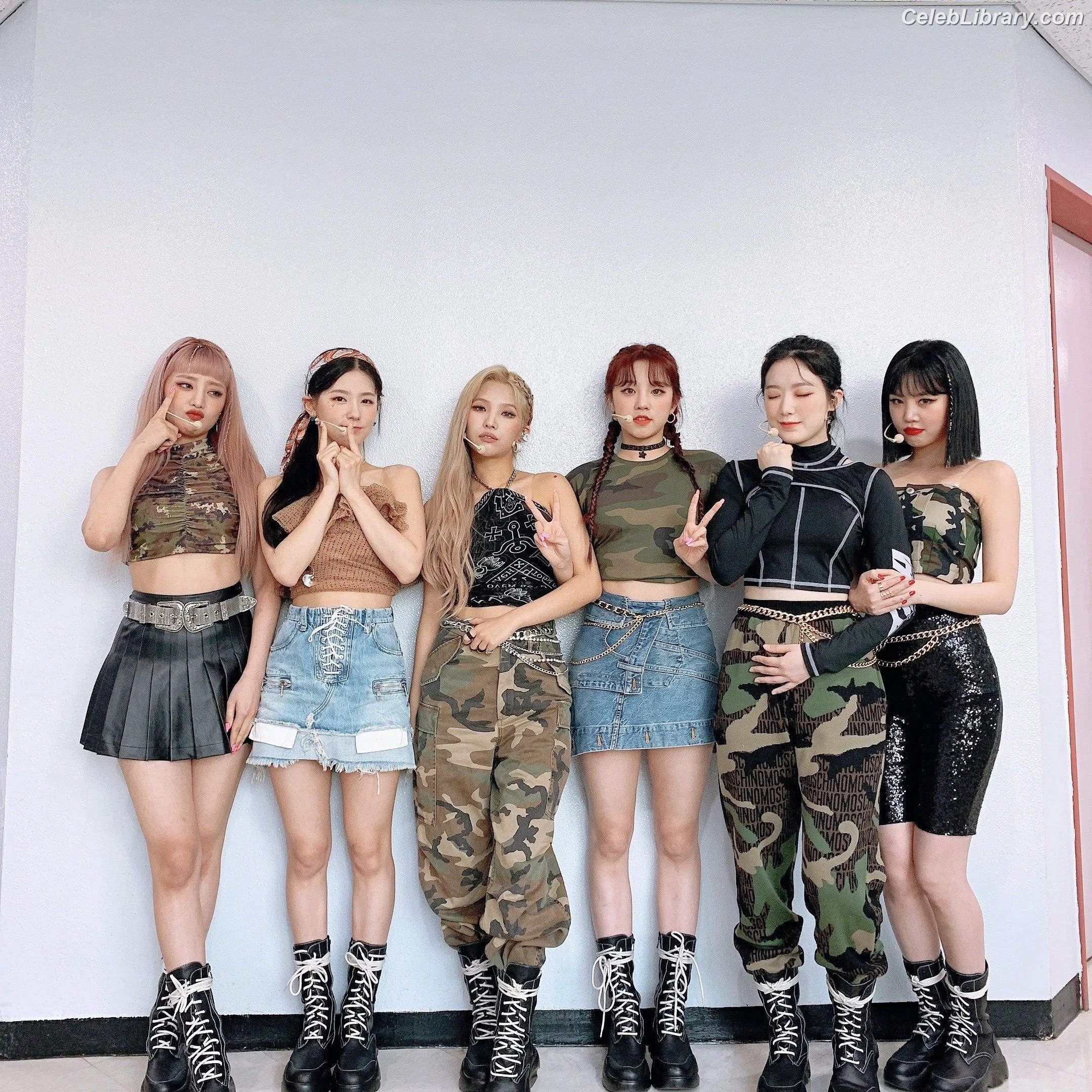 Soyeon  (G)I-IDLE photo 3 of 822