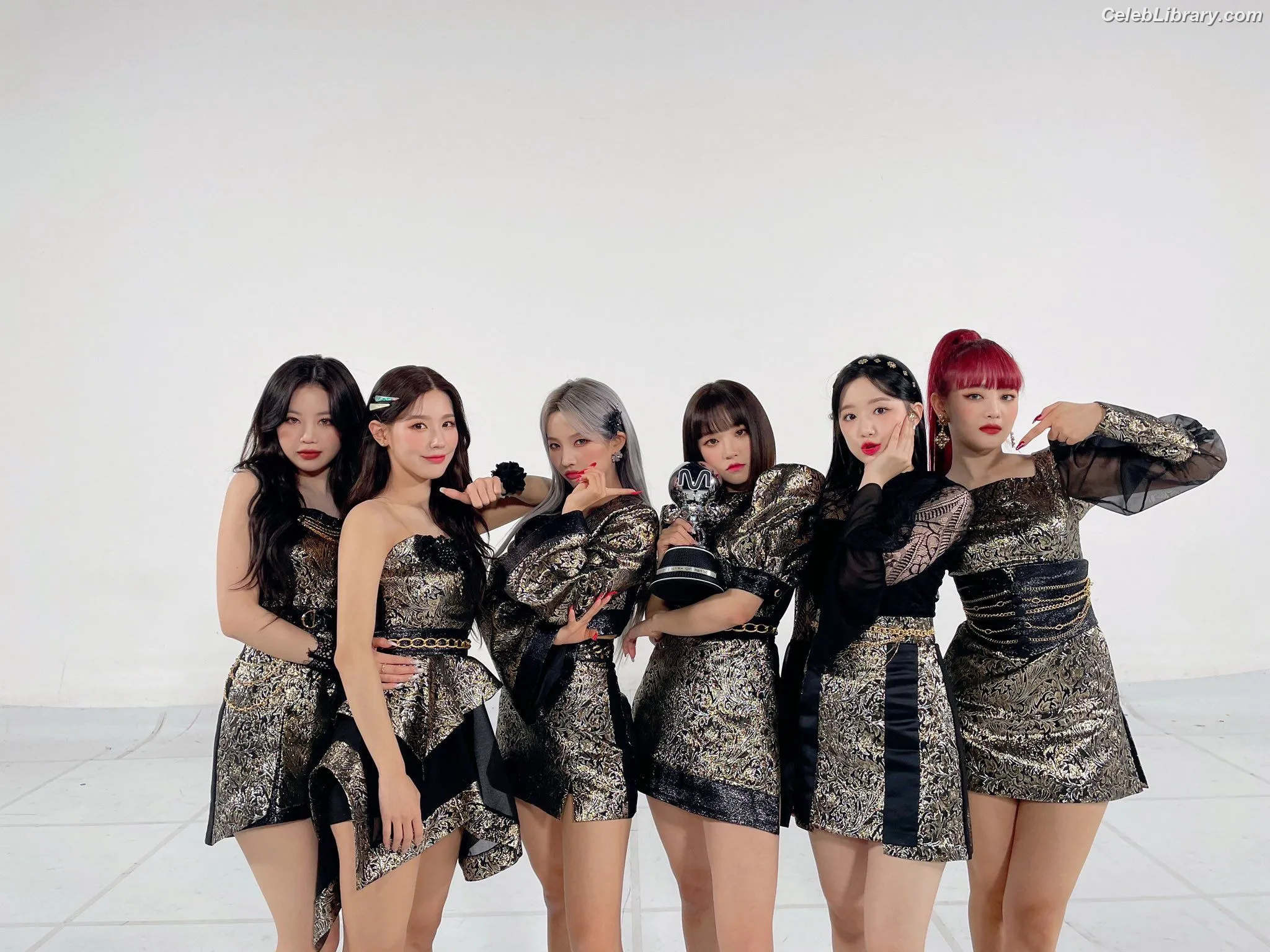 Soyeon  (G)I-IDLE photo 12 of 822
