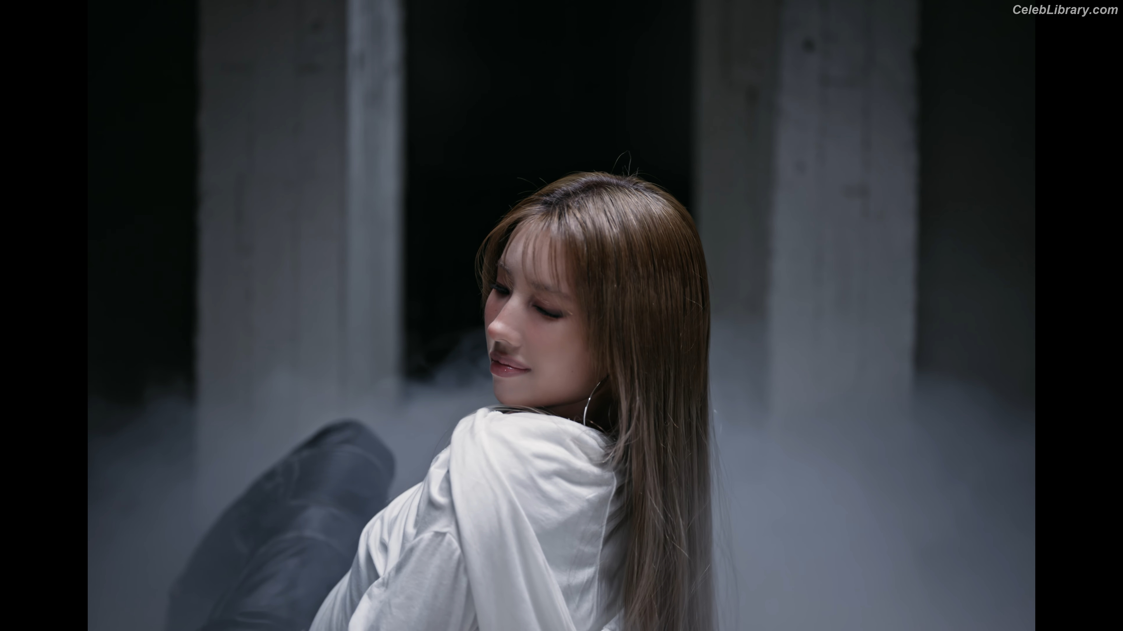 Soyeon  (G)I-IDLE photo 24 of 822