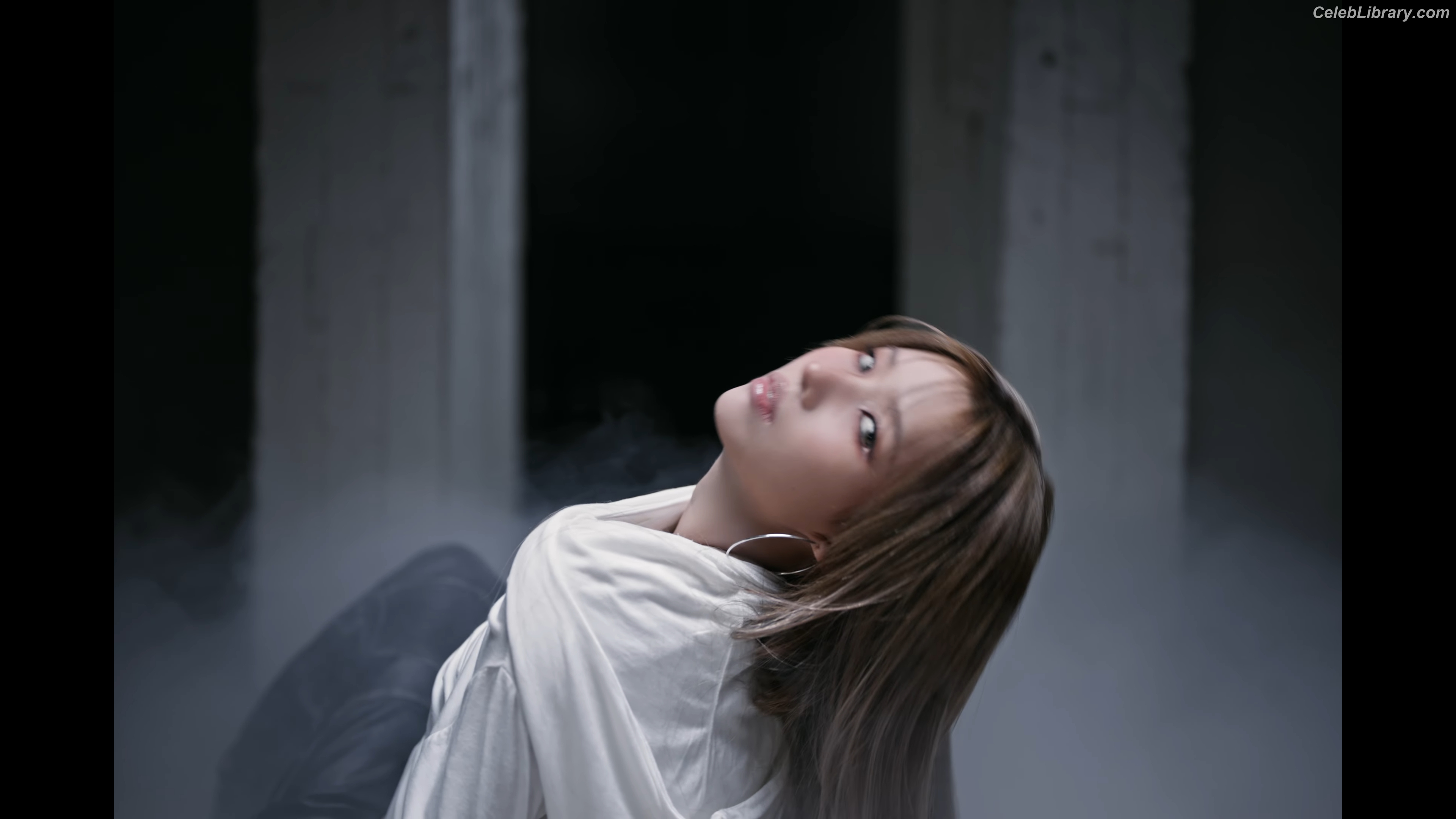 Soyeon  (G)I-IDLE photo 1 of 822
