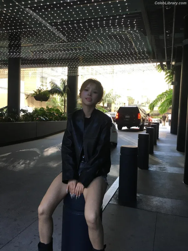 Soyeon  (G)I-IDLE photo 15 of 822