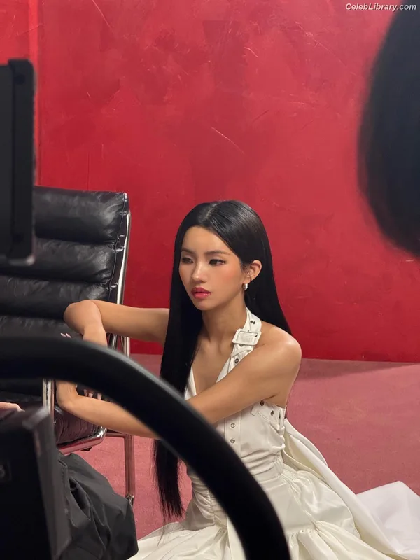 Soyeon  (G)I-IDLE photo 16 of 822