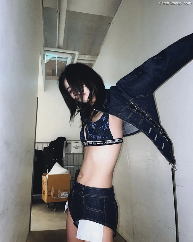 Soyeon  (G)I-IDLE photo 24 of 822