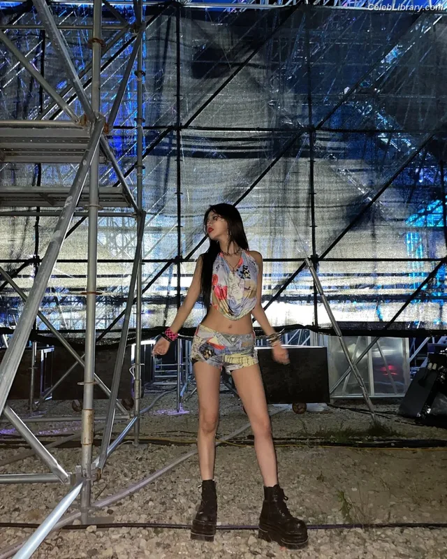 Soyeon  (G)I-IDLE photo 3 of 822