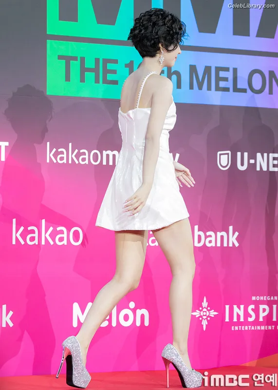 Soyeon  (G)I-IDLE photo 16 of 822