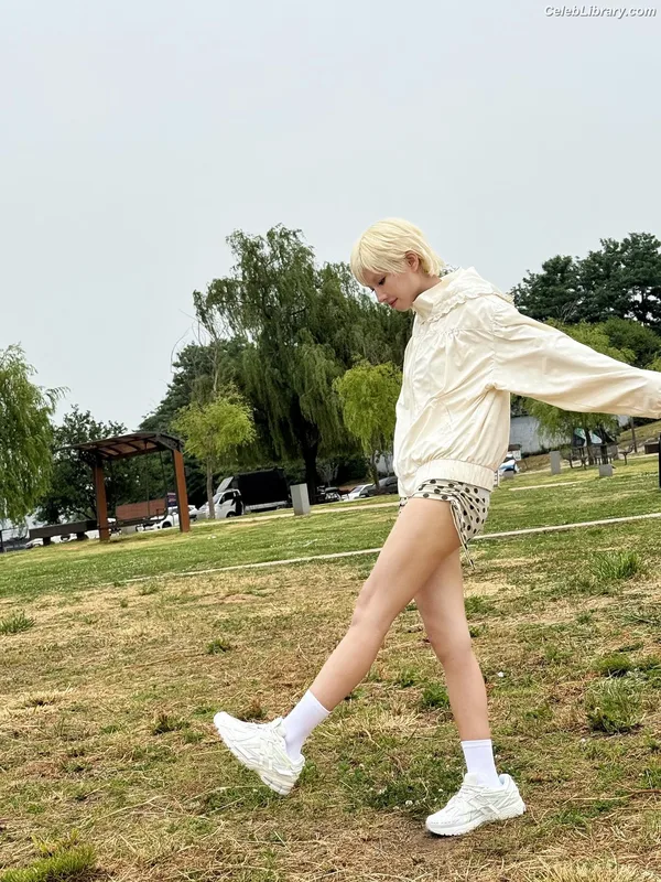 Soyeon  (G)I-IDLE photo 22 of 822