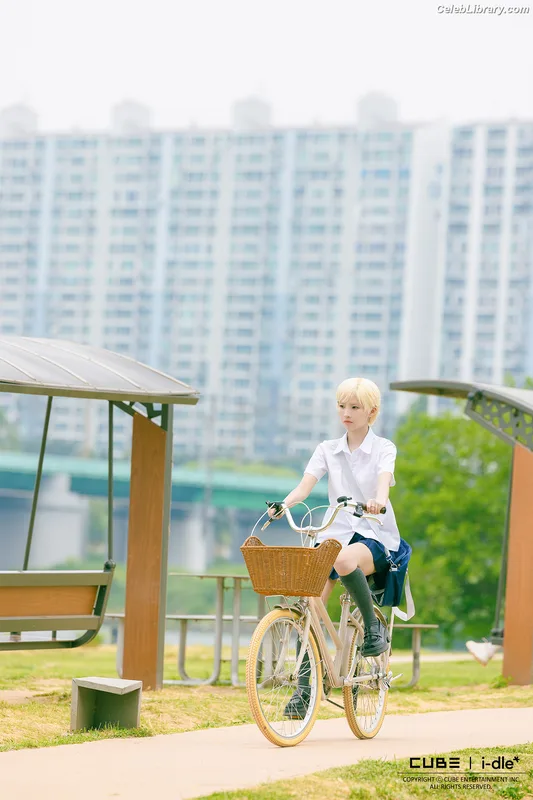 Soyeon  (G)I-IDLE photo 6 of 822