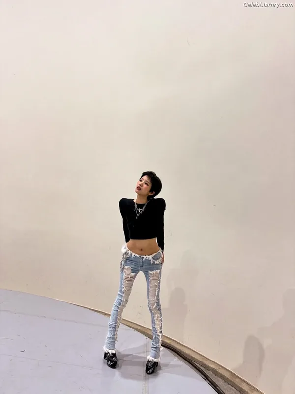 Soyeon  (G)I-IDLE photo 20 of 822
