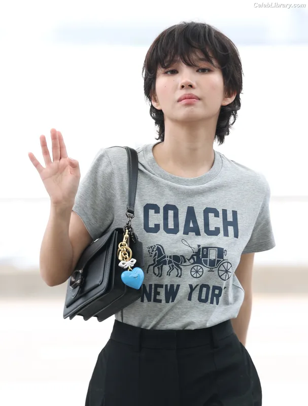 Soyeon  (G)I-IDLE photo 11 of 822