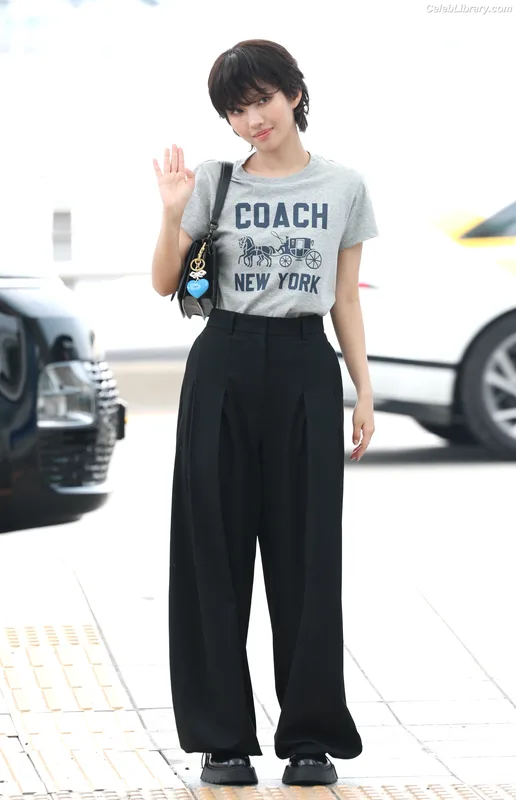 Soyeon  (G)I-IDLE photo 14 of 822