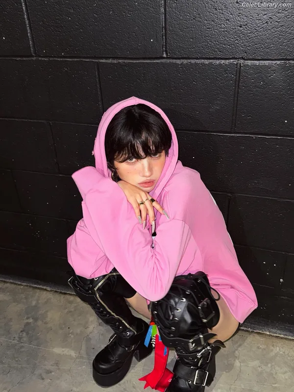 Soyeon  (G)I-IDLE photo 7 of 822