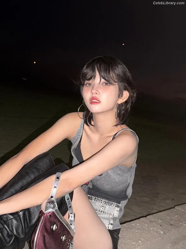 Soyeon  (G)I-IDLE photo 20 of 822