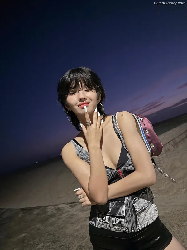 Soyeon  (G)I-IDLE photo 22 of 822
