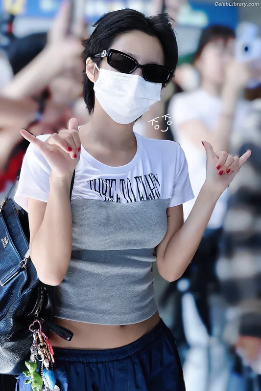 Soyeon  (G)I-IDLE photo 16 of 822