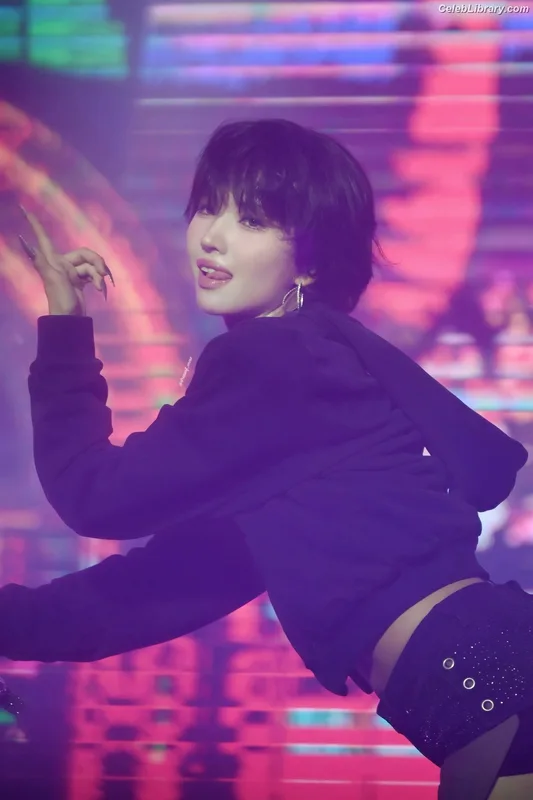 Soyeon  (G)I-IDLE photo 23 of 822