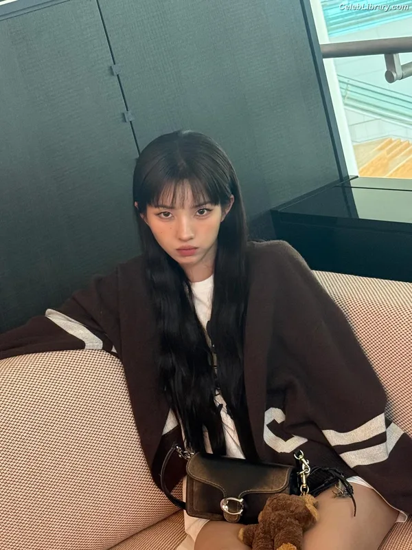 Soyeon  (G)I-IDLE photo 24 of 822