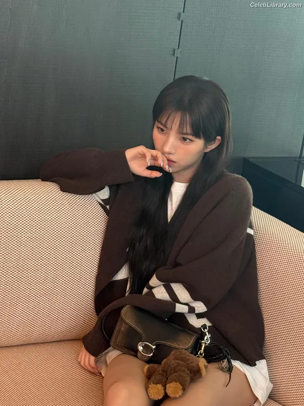 Soyeon  (G)I-IDLE photo 3 of 822