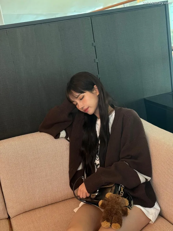 Soyeon  (G)I-IDLE photo 5 of 822
