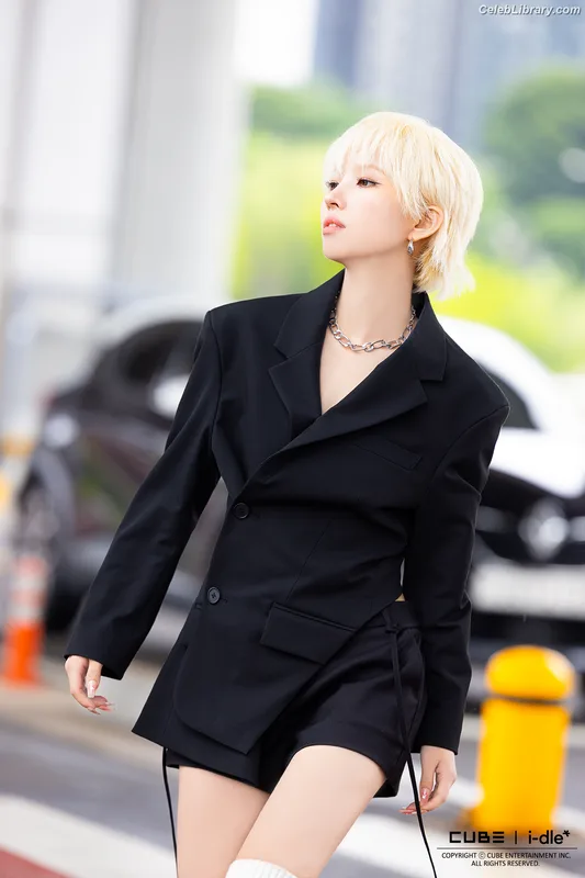 Soyeon  (G)I-IDLE photo 12 of 822