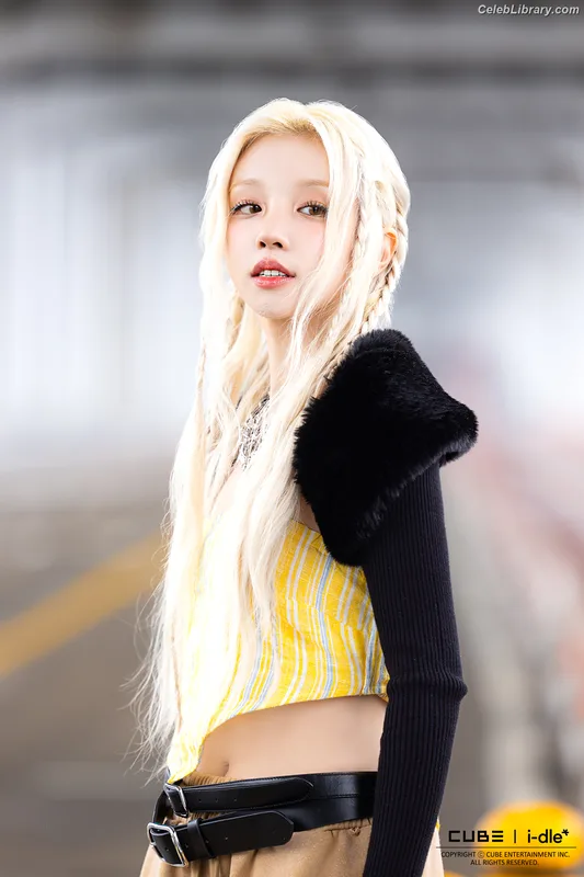 Soyeon  (G)I-IDLE photo 13 of 822
