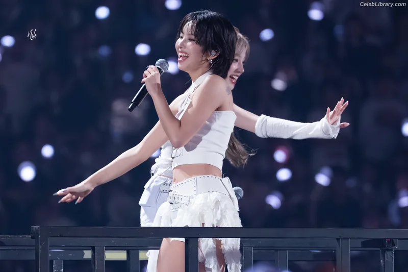 Soyeon  (G)I-IDLE photo 14 of 822