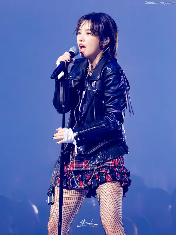 Soyeon  (G)I-IDLE photo 18 of 822