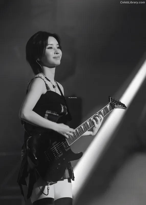 Soyeon  (G)I-IDLE photo 11 of 822