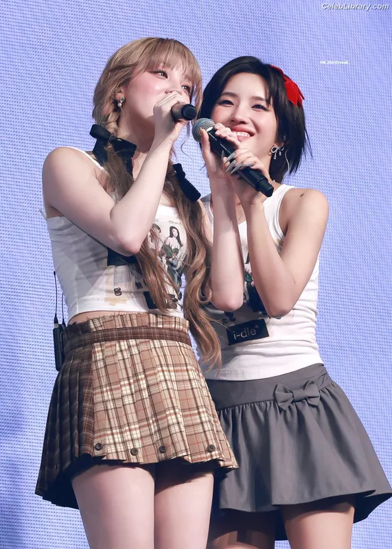 Soyeon  (G)I-IDLE photo 24 of 822